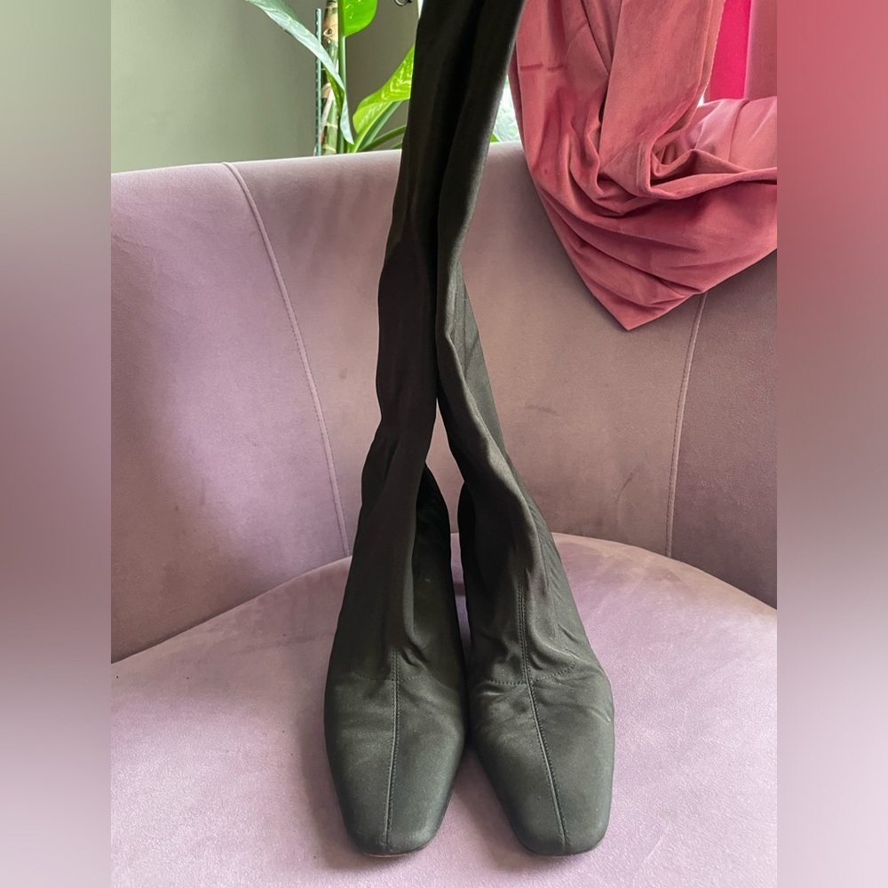 Elegant Black Women's Boots - Picture 8 of 8